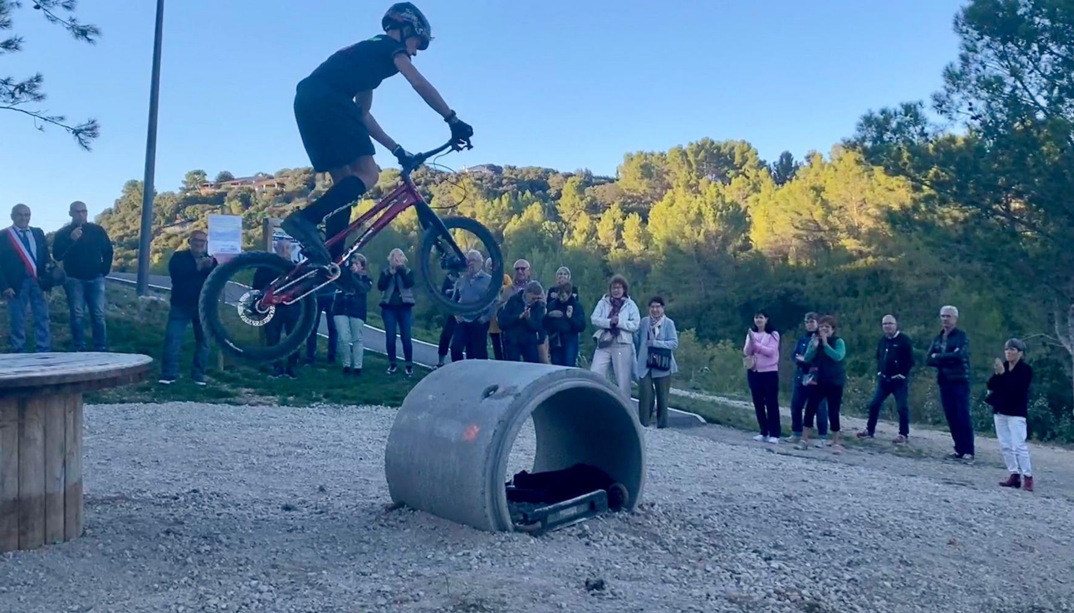Rochers, buses pour pratique du trial